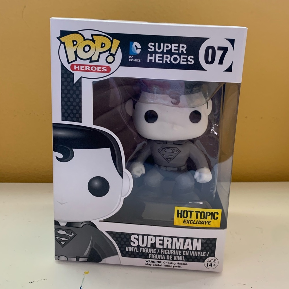 SUPERMAN DC Funko Pop Hot Topic Exclusive